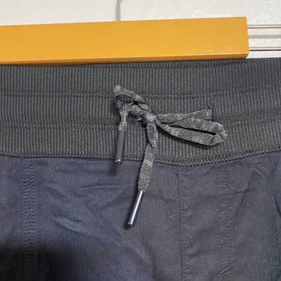 The North Face Women's Black Ruched Cropped Jogger Pants Size XXL/TTG - Picture 3 of 10